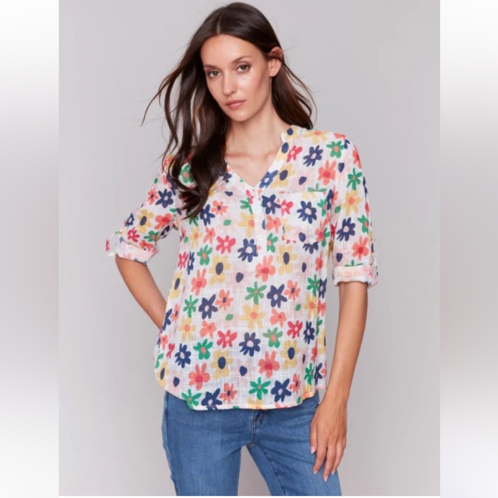 Charlie B - Daisies gauze top NWT 🌼